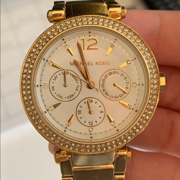 Michael Kors Watch Gold - Picture 3 of 4